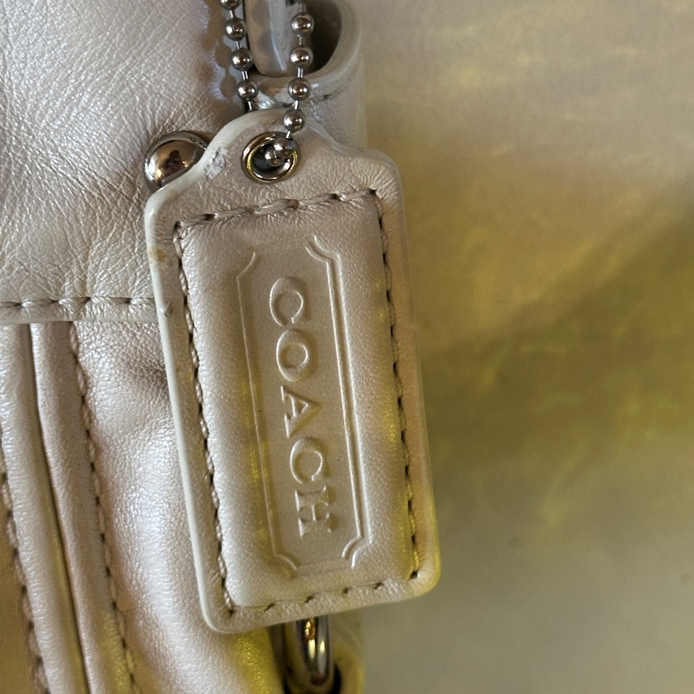 Coach Zoe Leather Shoulder Bag. - Picture 12 of 12